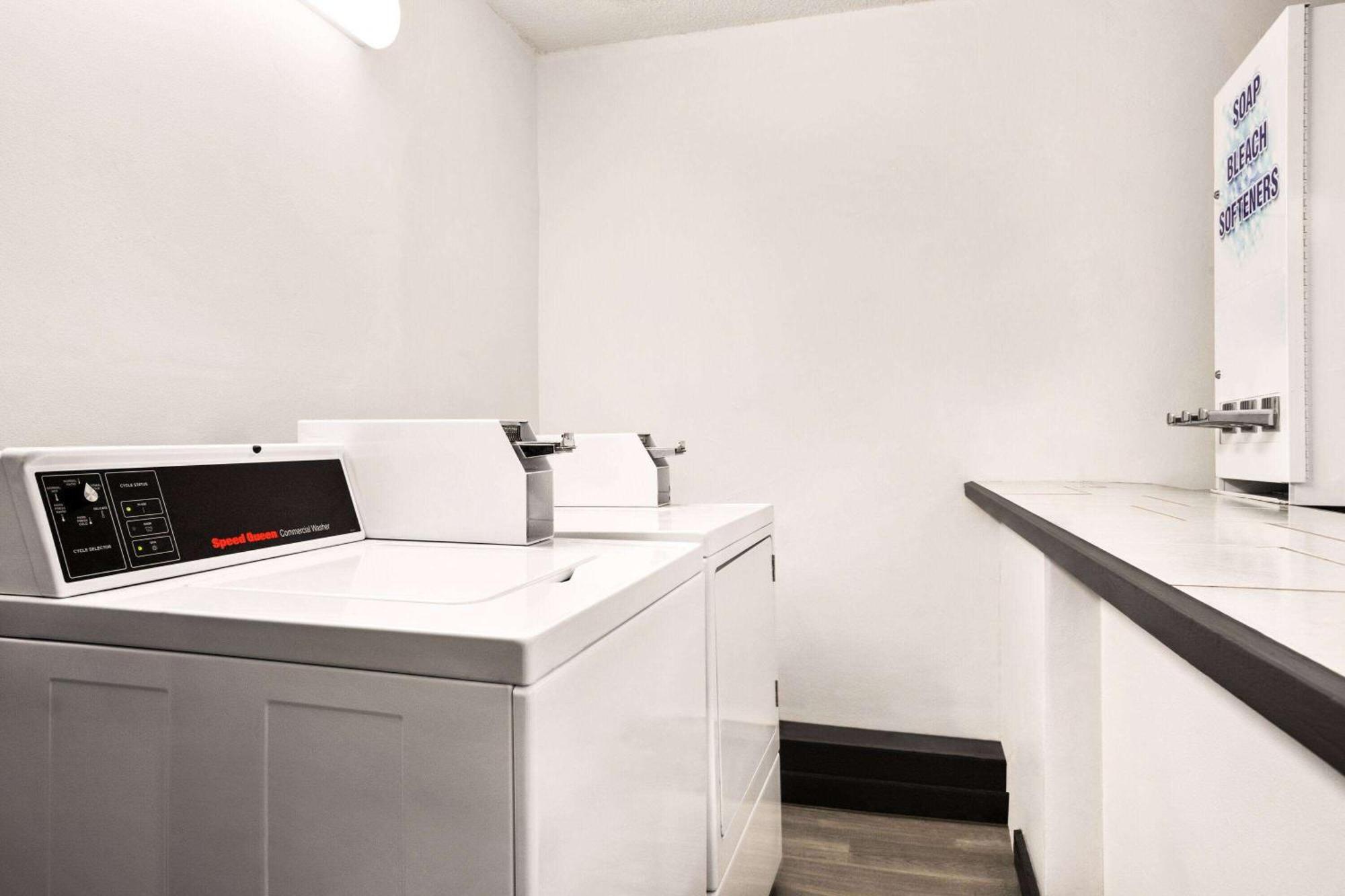 Microtel Inn & Suites By Wyndham Florence/Cincinnati Airpo Extérieur photo