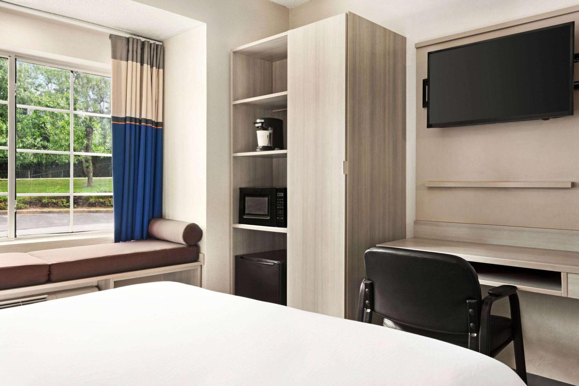 Microtel Inn & Suites By Wyndham Florence/Cincinnati Airpo Extérieur photo