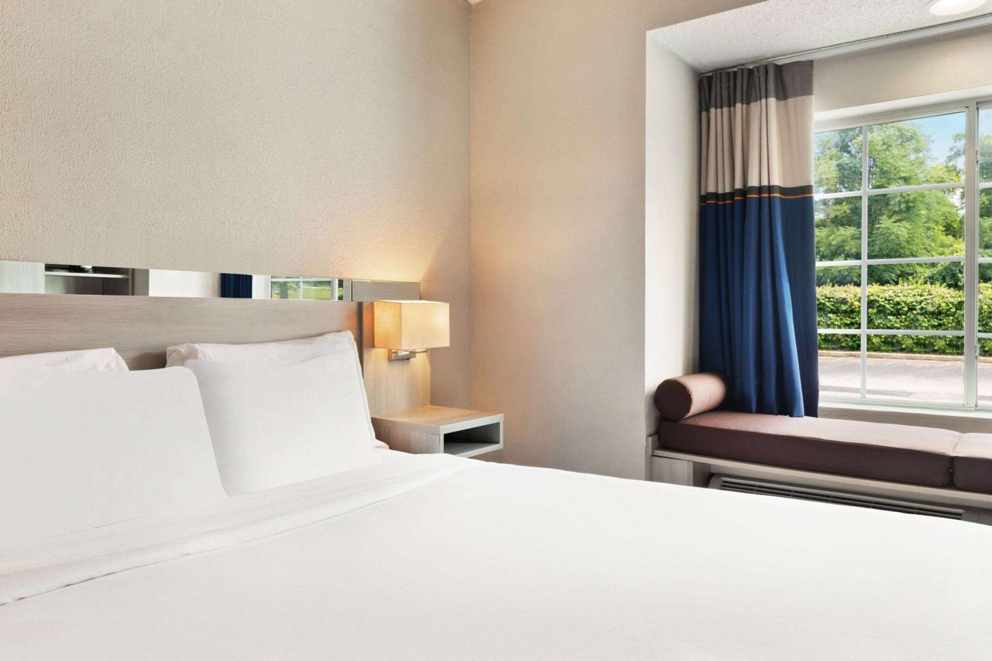 Microtel Inn & Suites By Wyndham Florence/Cincinnati Airpo Extérieur photo